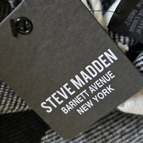 Steve Madden Wide Plaid Scarf Black & White NWT New Cozycore - Picture 3 of 7